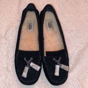 NEW UGG SLIPPERS size: 7 color: black